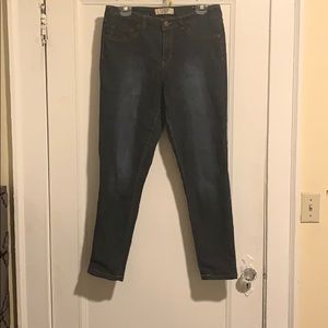 Super cute and flirty denim Jeggings.